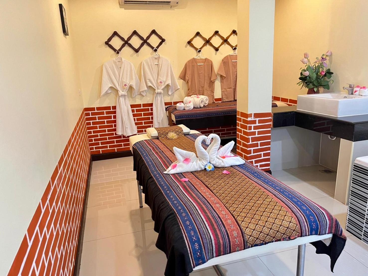 Saisawan Beach Resort Na Chom Thian Bagian luar foto